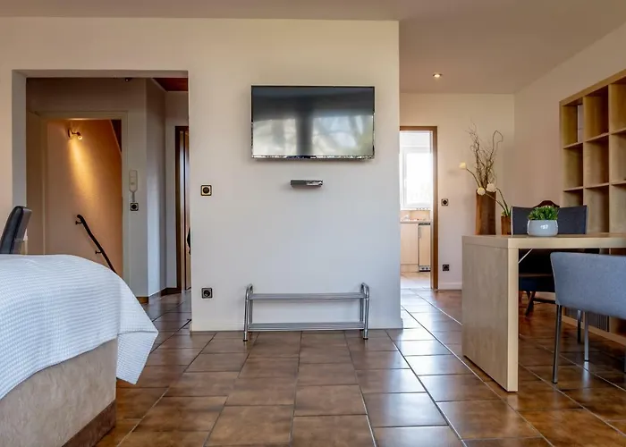 Helles Appartement Mit Eigenem Stellplatz